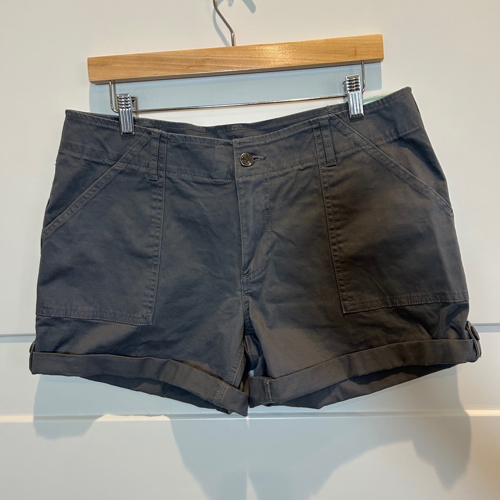 Magellan Outdoors Womens Outdoor Happy Camper Cuff Shorts 12 NWT‎